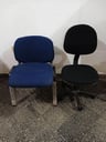 Silla de oficina para espera color azul (parte del respaldero de plástico seco )  Alto: 0,75cm Ancho: 0,50cm + Silla de oficina  giratoria y ajustable con rueditas color negro * Buen estado Alto: 0,90cm Ancho: 0,40cm