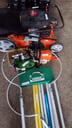 1 corta pasto Gardenpower + 1 motosierra Stihl + 1 afilador Chainmaster + 10 palos extensibles
