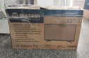 ENCIENDE, NUEVO EN CAJA, (Pantalla rota, Problema de Display) Para repuesto. Smart Tv Matsui 32 pulgadas, con accesorios.