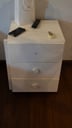 Mesita de luz con 3 cajones (le falta una perilla) 60cm*47cm