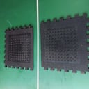 Alfombra de goma para gimnasio marca bravo de 10 mm de espesor y 50x50 cm rotas en algunos bordes 14 unidades aprox.