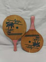 2 Raquetas de madera (con detalles)