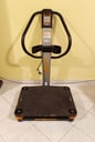 Platarorma vibratoria. Marca: Athletic, Modelo: Extreme 1500VM. Al prender salta error Er04.