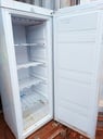Freezer vertical MIDEA 157 litros (sin accesorios) ( en funcionamiento)