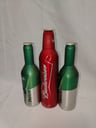 3 Botellas coleccionables de bebidas Baviera y Budweiser