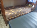 Cama de una plaza +  colchón (le falta tuercas)