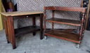 MESA AUXILIAR CON RUEDAS DE 0,94 DE ALTO CM DE ALTO X 0,53 CM DE ANCHO X 0,81 DE  + MESA AUXILIAR EN MADERA COLOR MARRON CON PATAS TORNEADAS DE 0,80 CM DE ALTO X 0,50 ANCHO X 0,97 LARGO
