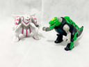 Pokemon legendario Figura de Palkia + Figura de acción de Grimlock (Ambos en buen estado) Usado