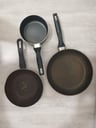 Juego de 2 sartenes + 1 olla pequeña