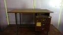 ESCRITORIO EST. METAL DE FORMICA CON 3 CAJONES