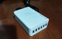 "Cargador usb de 6 puertos, en funcionamiento"