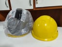 3 Cascos de obra, nuevos.