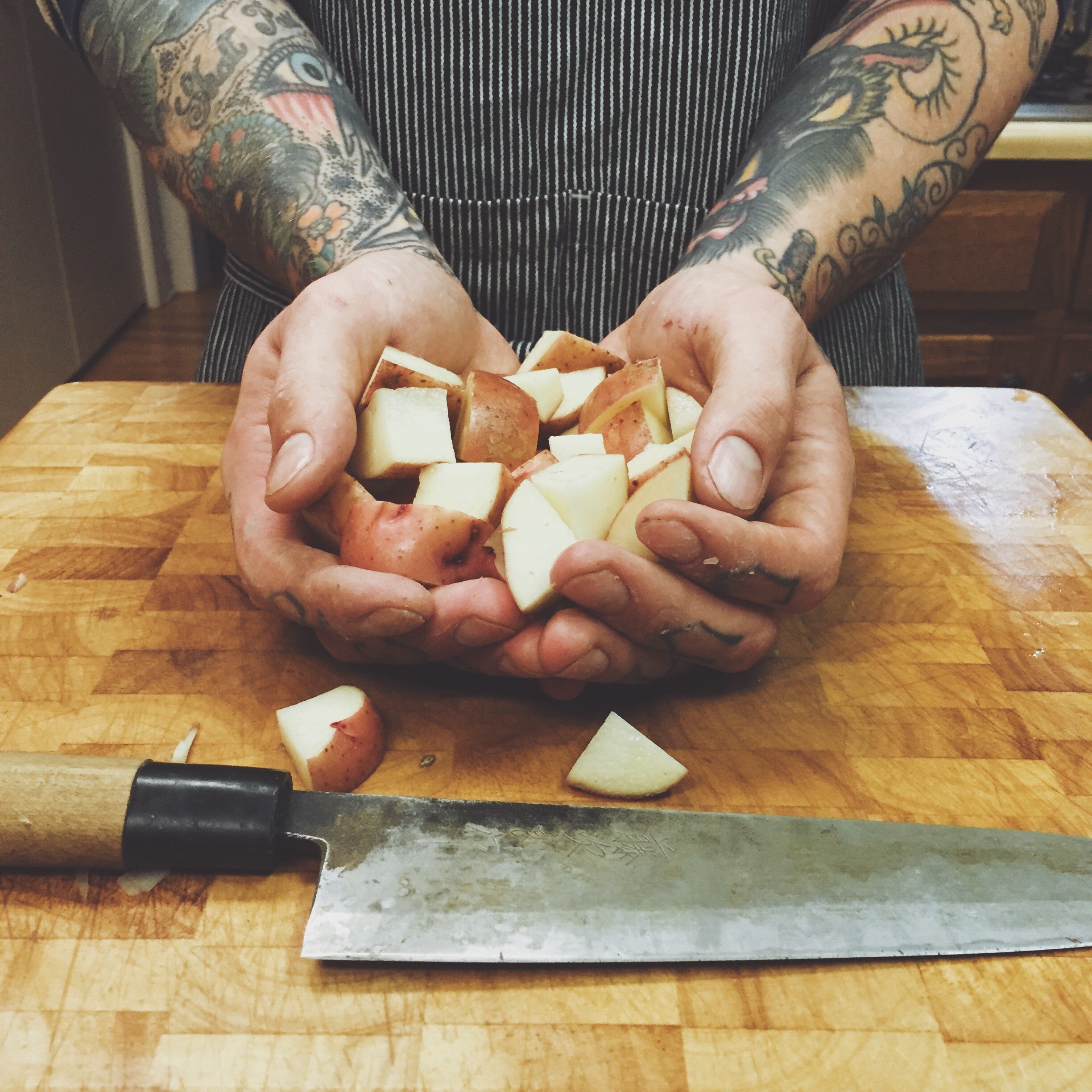 chopping taters