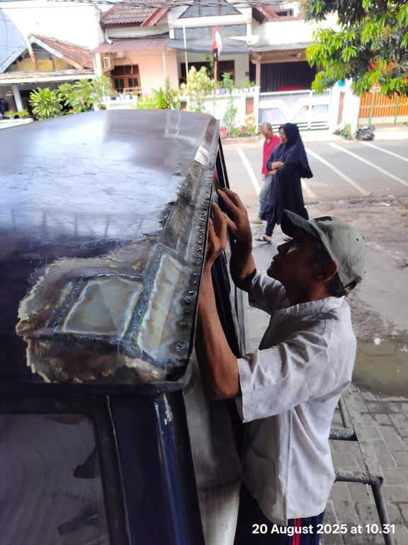 Tahap perbaikan kerusakan bodi dan karat