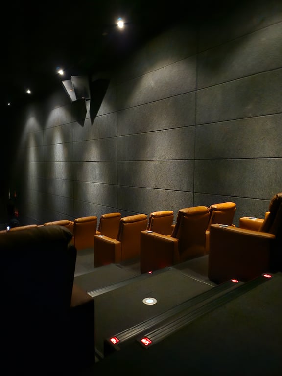 CGV 강변 아트하우스 컴포트석 내부 — 레이저관