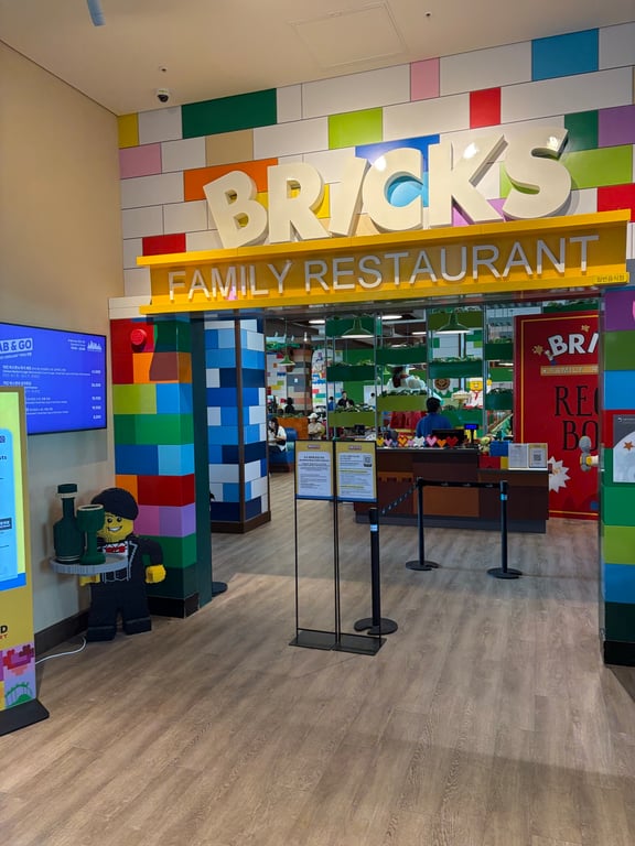 BRICKS 패밀리 레스토랑 입구 간판