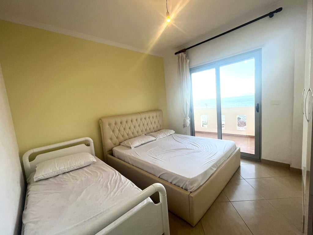 Apartament shumë i gjerë me pamje nga deti 3 / 10