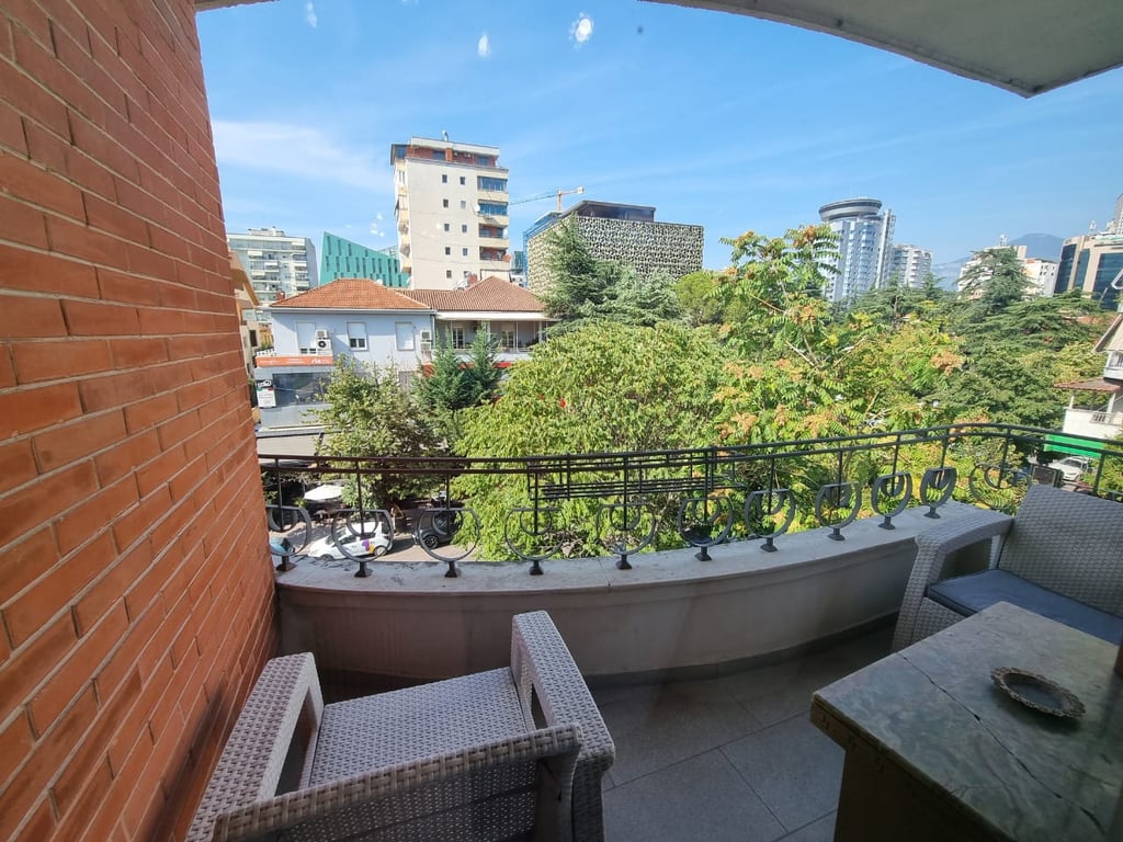 Jepet me qira apartament 2+1 ne Bllok