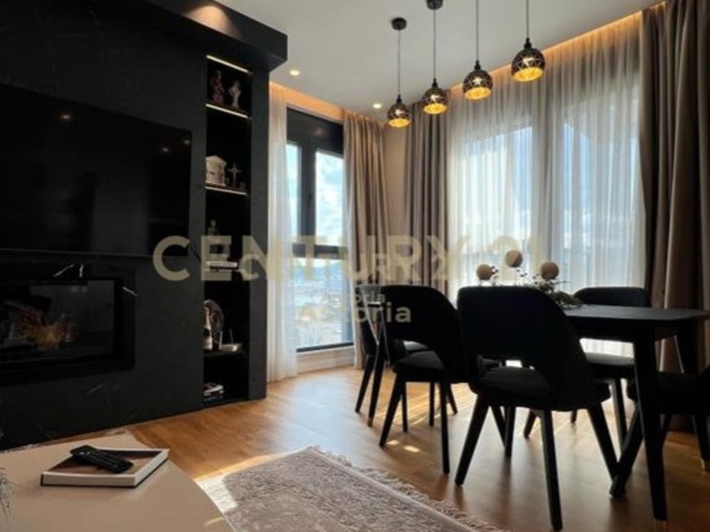 ✨ PENTHOUSE UNIK LUKSOZ ME QIRA – RRUGA E KOSOVARËVE, TIRANË