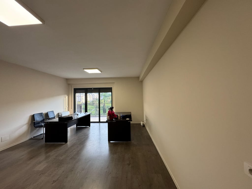 A 1+1 apartment is available for rent for offices.