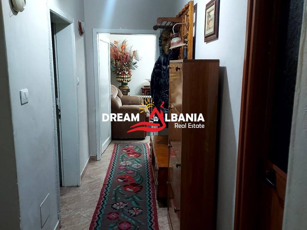 A 2+1 apartment is for rent near Ish Restaurant Durresit, Tirana (ID 4229425).
