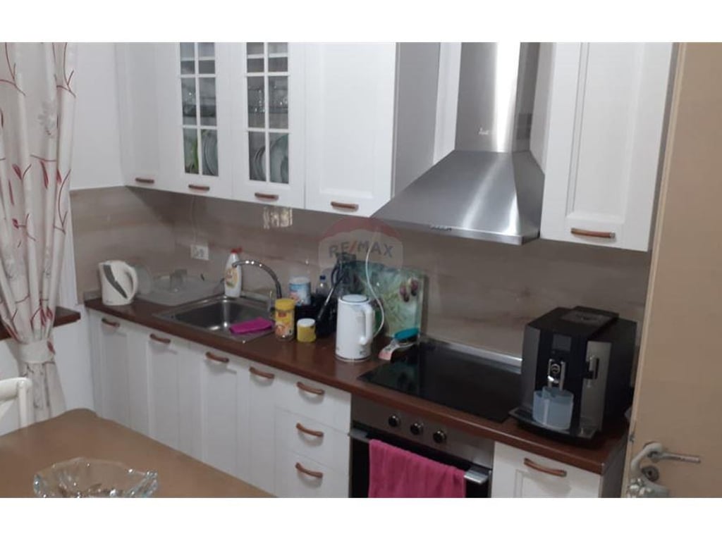 APARTAMENT PER SHITJE TEK STADIUMI DINAMO