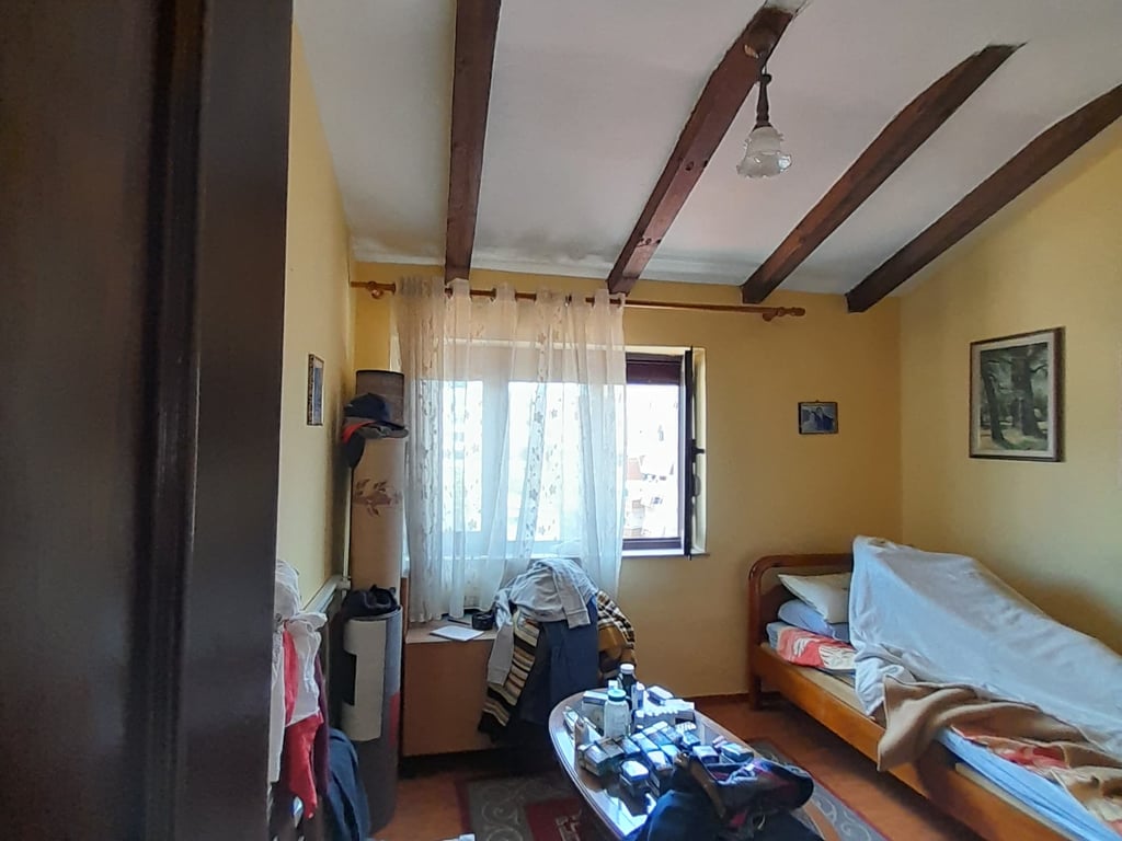 3+1 apartment for sale on 4 Deshmoret street.