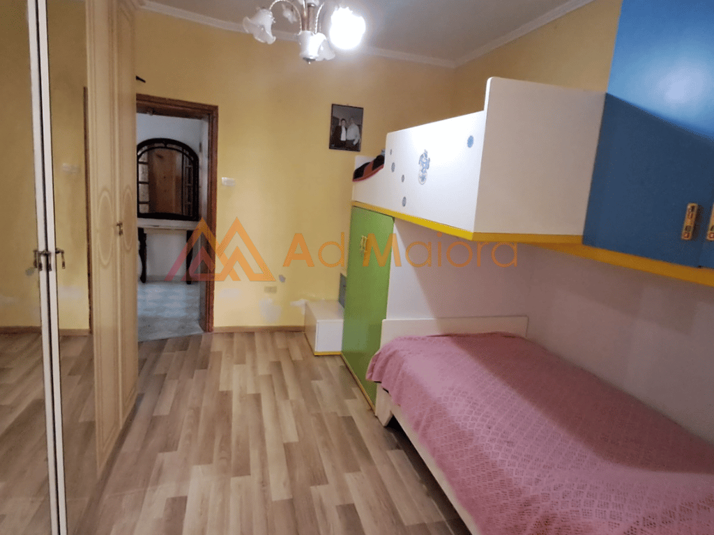 Shitet Apartament 3+1 shkolla qemal mici Durres