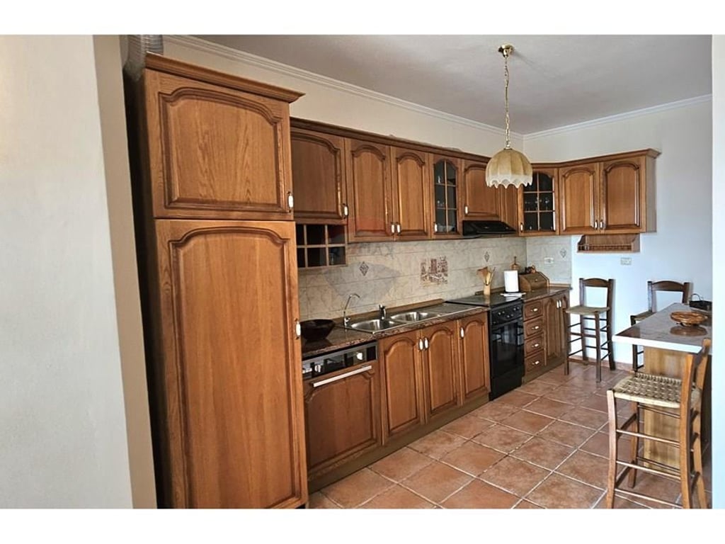 Penthouse 3+1+2 + terrace for rent.