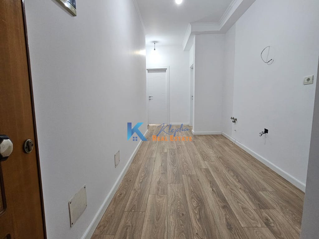 1+1 in Vendita presso Ex NSHRAK