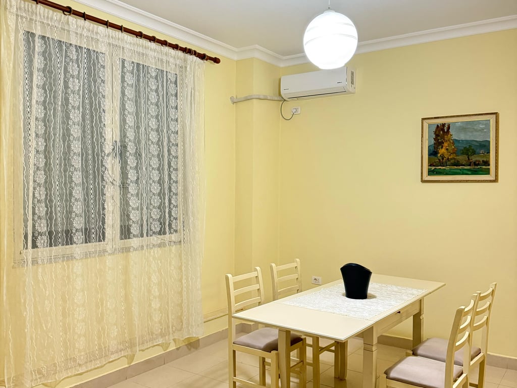 Affittasi appartamento 2+1, Don Bosko vicino alla scuola Qazim Turdiu 600 euro.