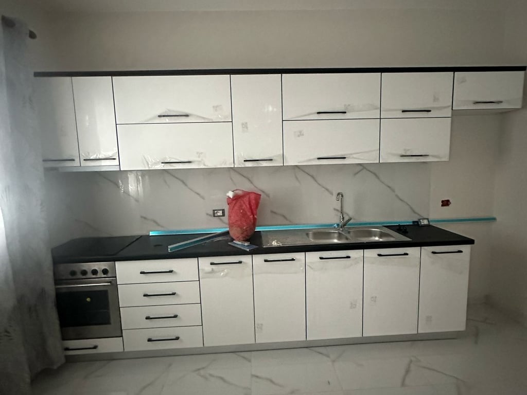 Vile me Qera ne Astir 