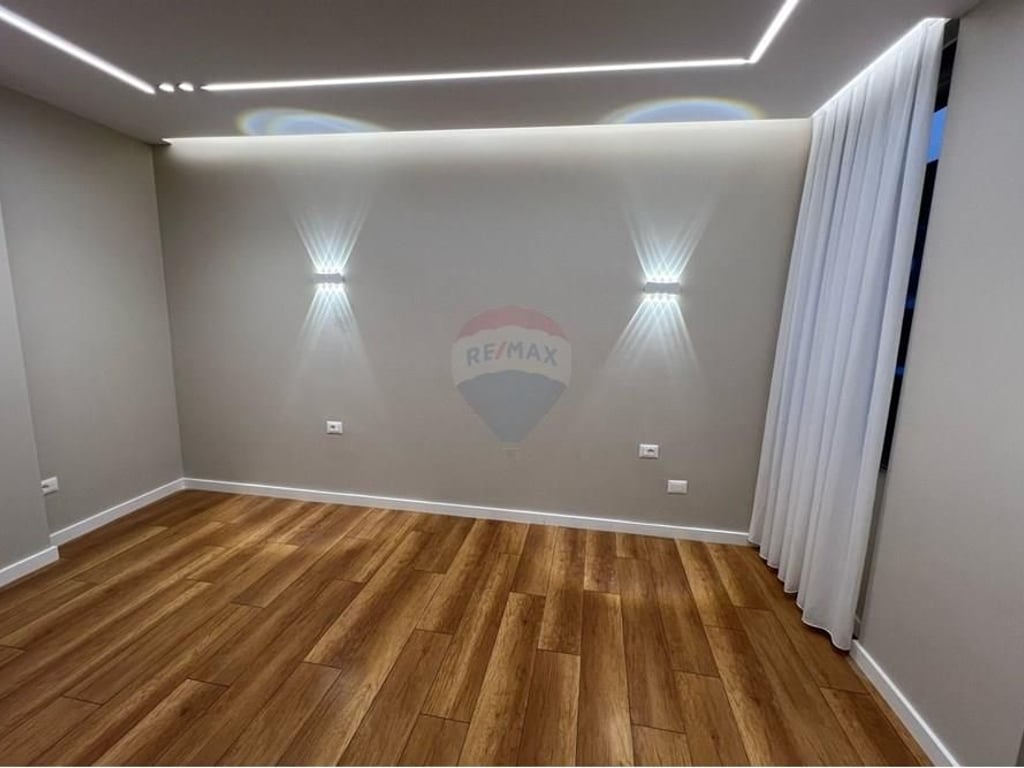 Vendesi appartamento 1+1 in Via Kavajë.