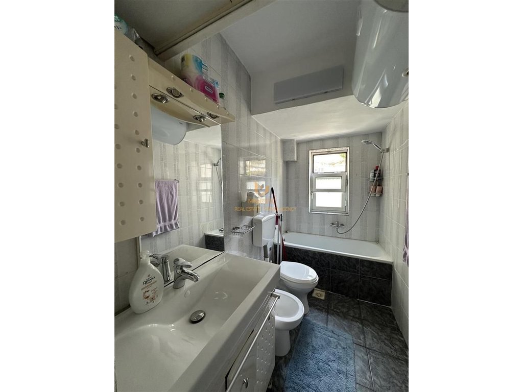 A 2+1 apartment is available for rent in Myslym Shyr.