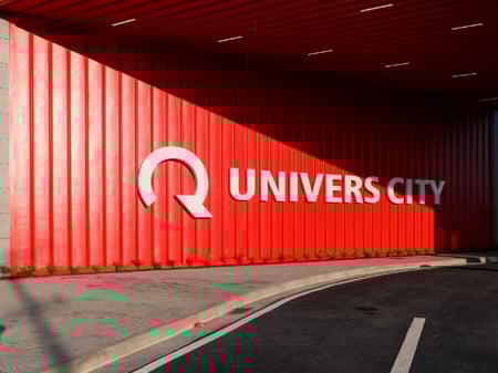 Vendesi appartamento 2+1 a Univers City.
