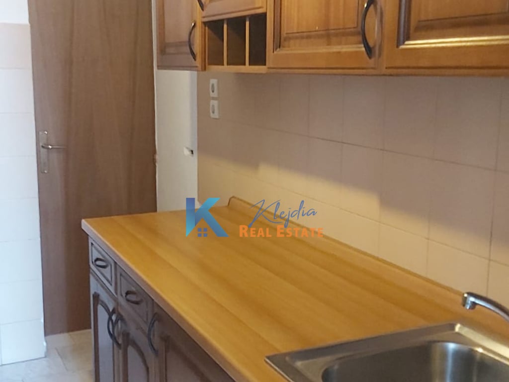 Ambient per zyra te rruga Fortuzi