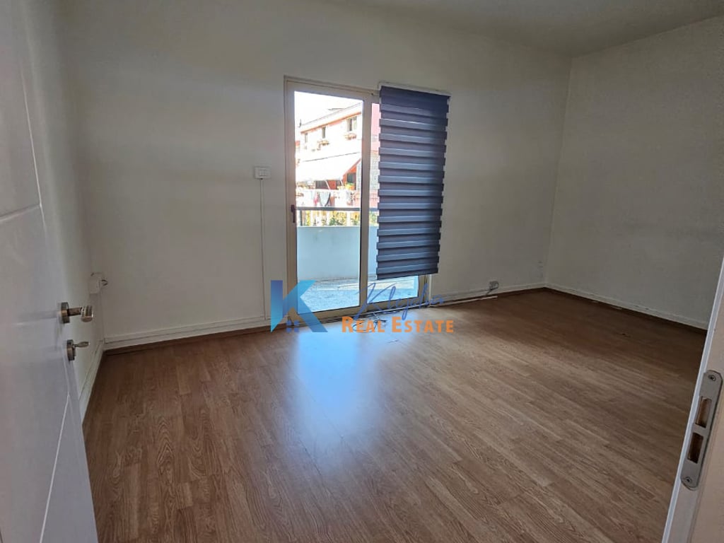 AMBIENT ZYRE PER QIRA AFER STADIUMIT DINAMO