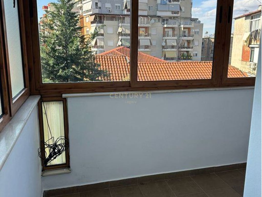 Appartamento 1+1 in affitto in via Elbasanit 600 € /mese