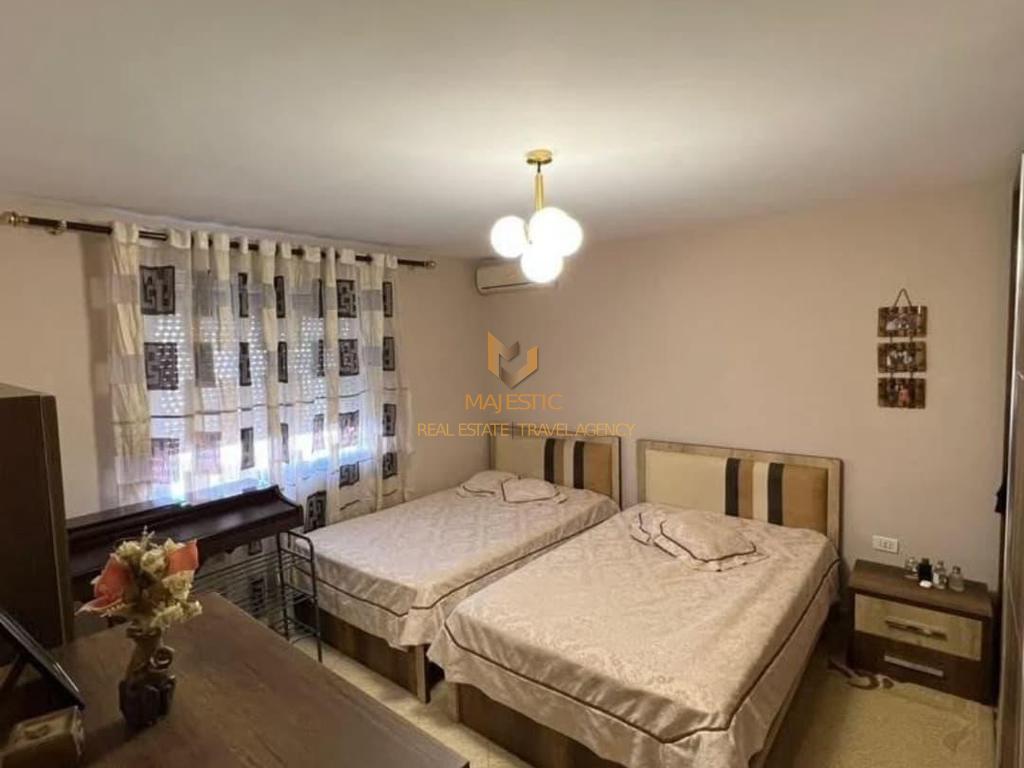 A 2+1 apartment is available for rent at Strauss Square, Xhamllik.