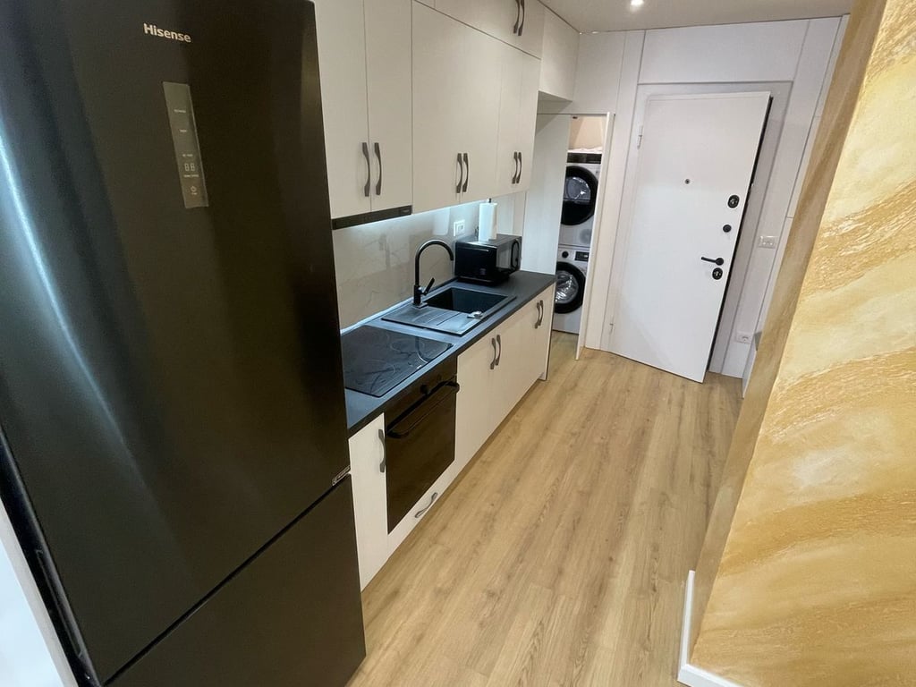 🏡 APPARTAMENTO 1+1, KARL GEGA (parcheggio🅿)🏡