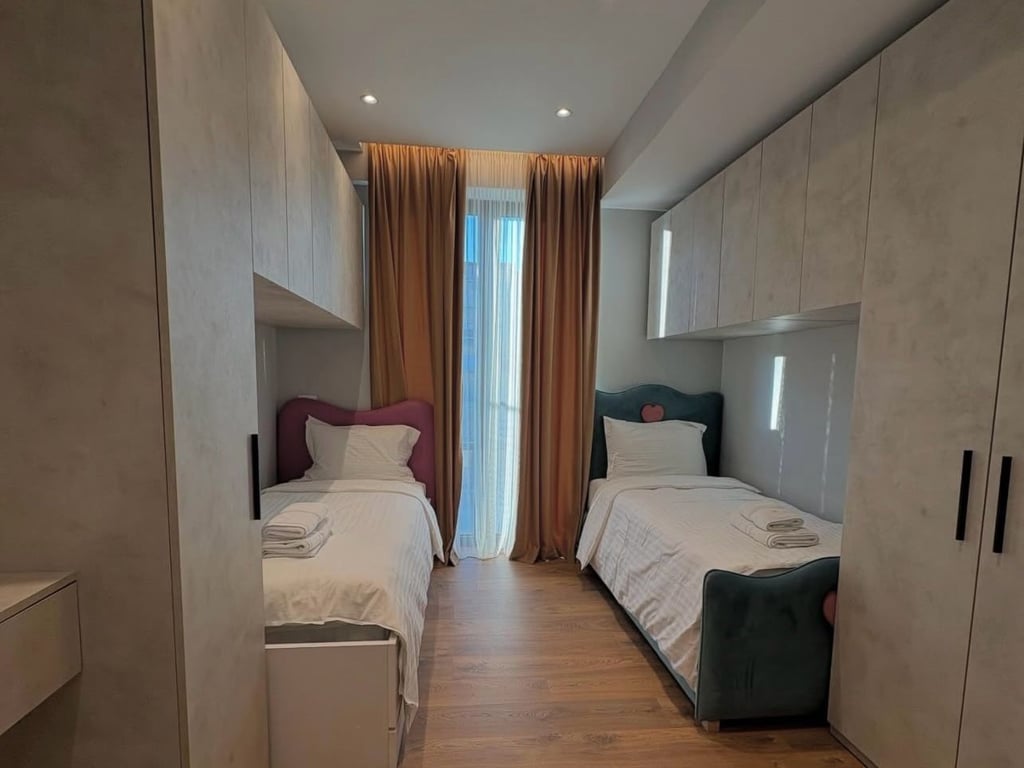 🏡 Jepet apartament modern 3+1 me Qira te Parku Olimpik, Komuna e Parisit