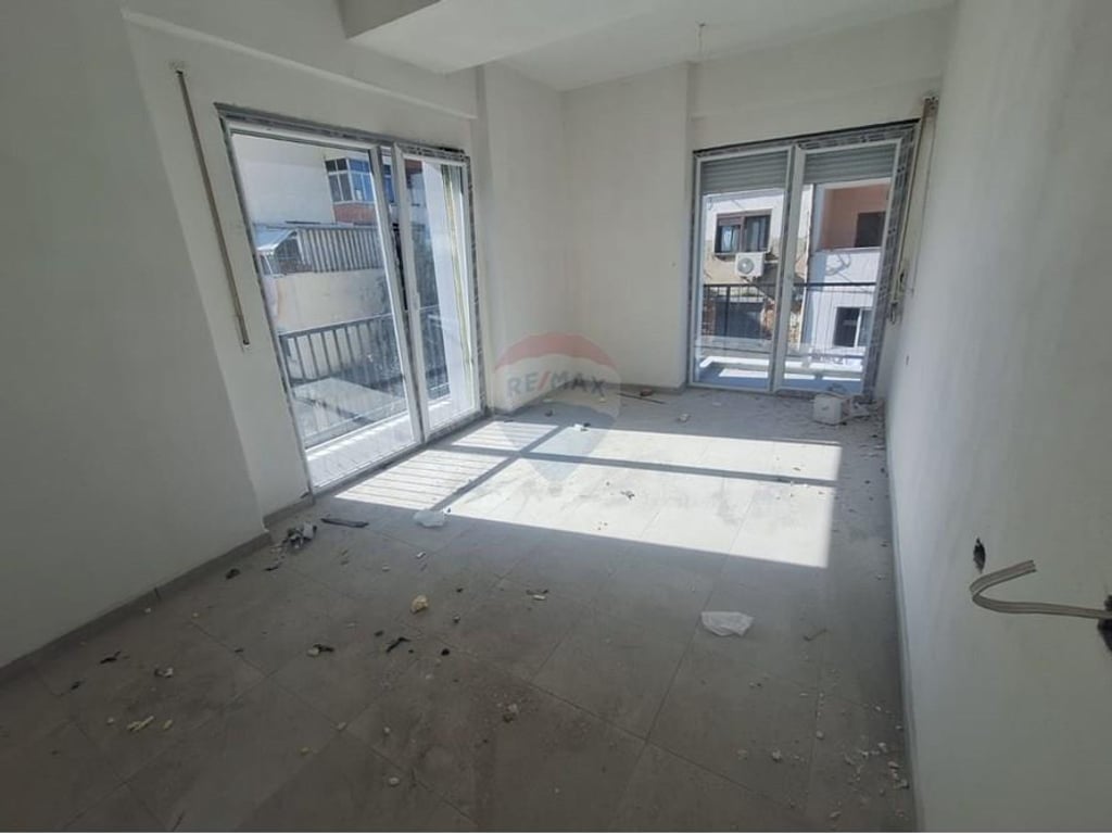 Apartament 2+1 me qira per Zyra