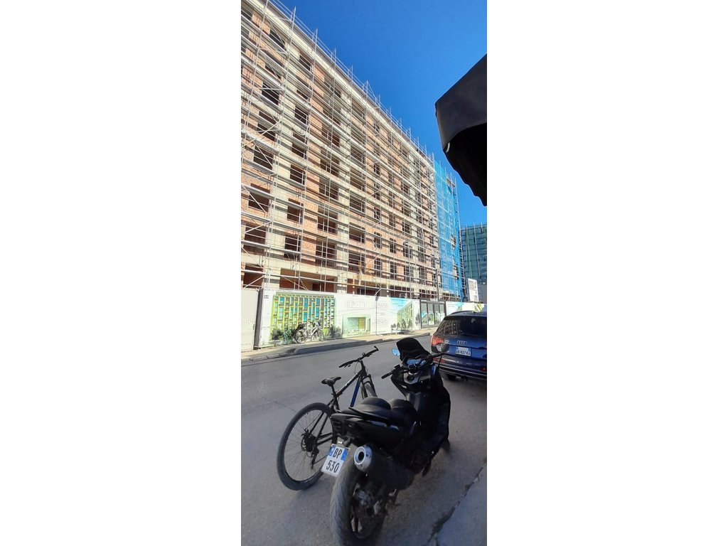 Vendesi appartamento 2+1+2 in via Jordan Misja.