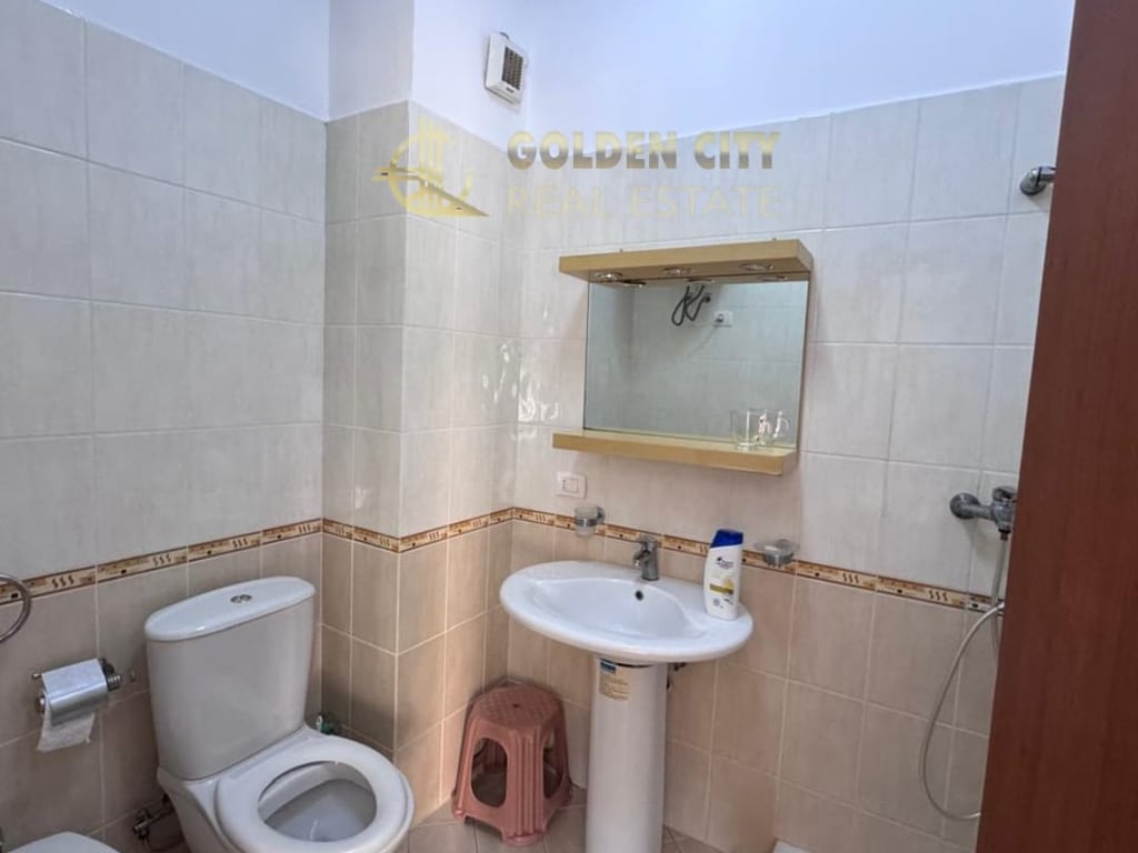 Ofrojme per shitje pentause 2+1+2. 210m2