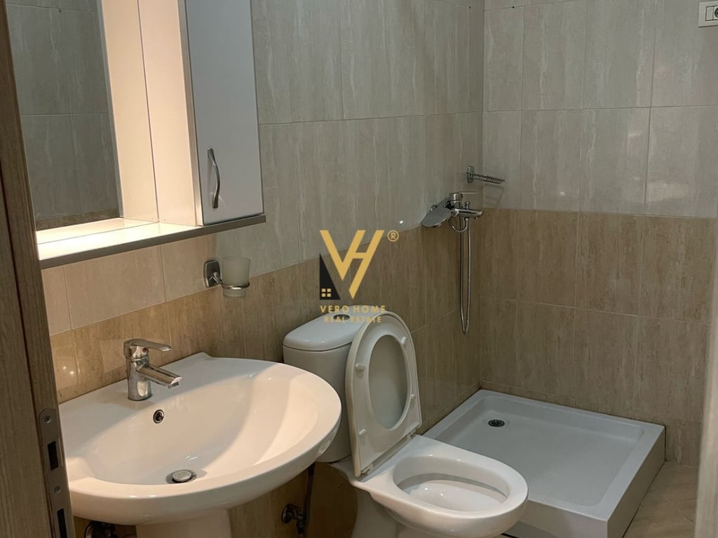 2+1+2 ROOM APARTMENT FOR RENT NEAR THE ELECTRIC MARKET 70,000 LEK