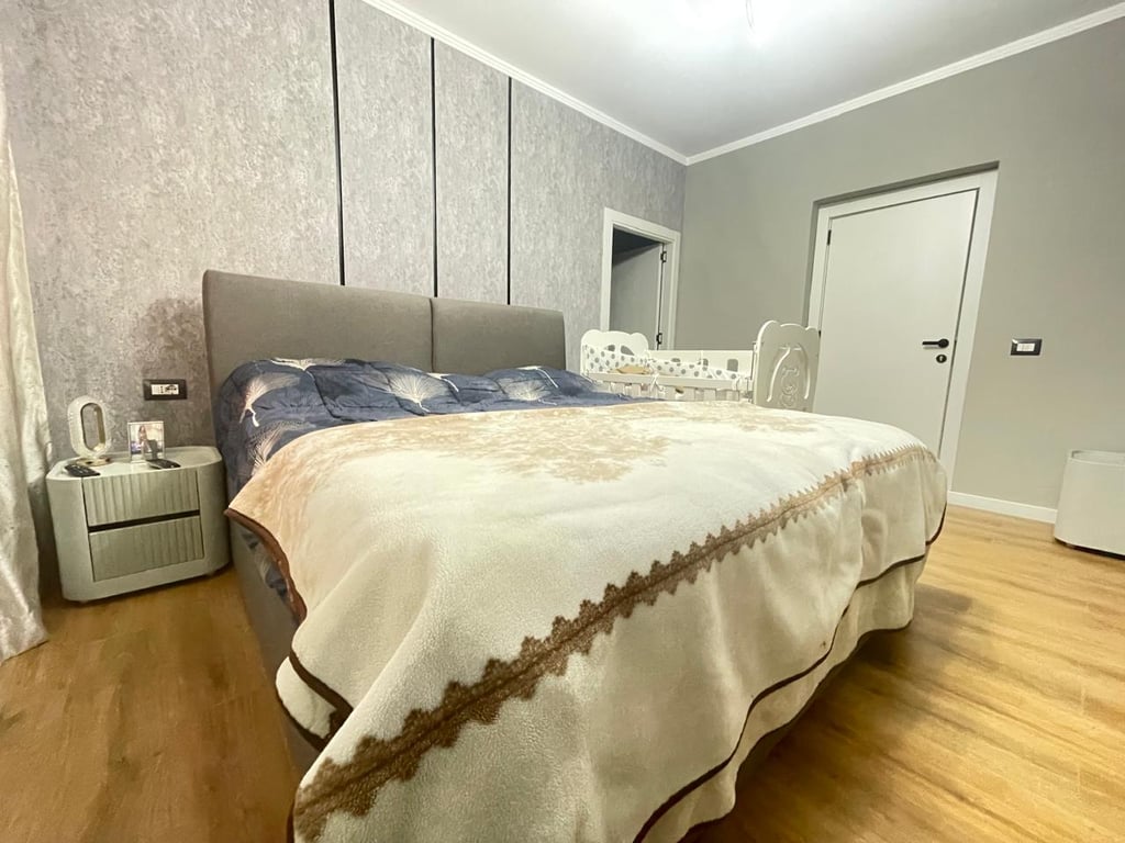 We are selling a 3+1+2 apartment with a storage room, near Uzina Dinamo, Ferit Xhajko Street.