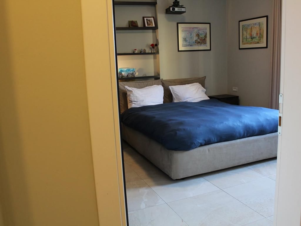 AFFITTASI Appartamento 2+1 + POSTO AUTO al Lago di Tirana