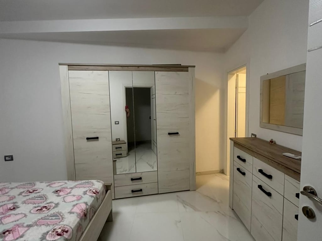 Apartament Me Qera 2+1+2 Tek Liqeni I Thate (ID B2201304) Tirane