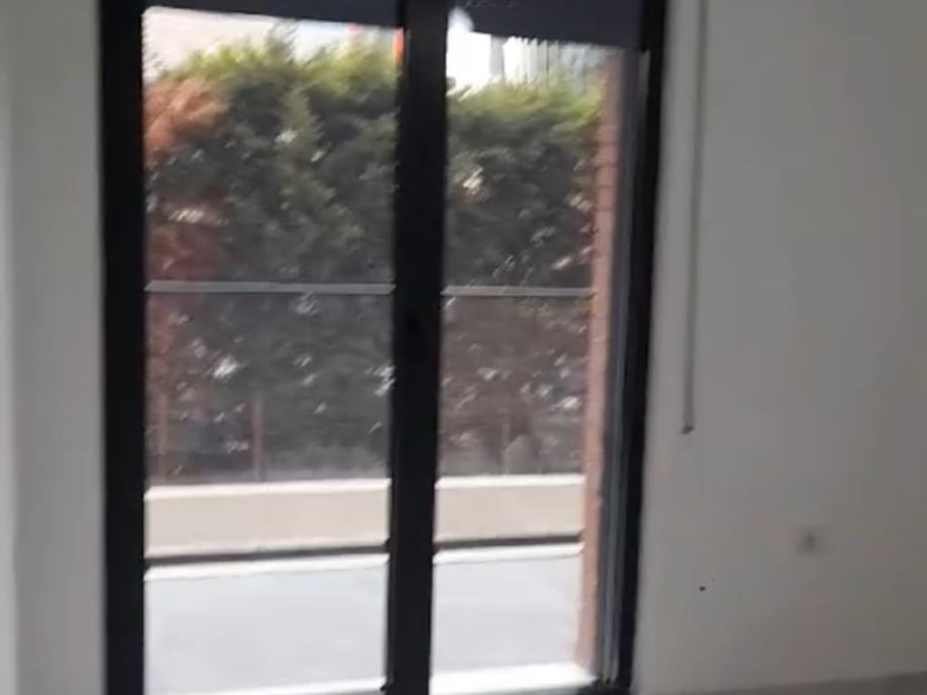 Appartamento 1+1 in affitto, parzialmente arredato, via Xhanfize Keko vicino a Ora News 400.000 lekë