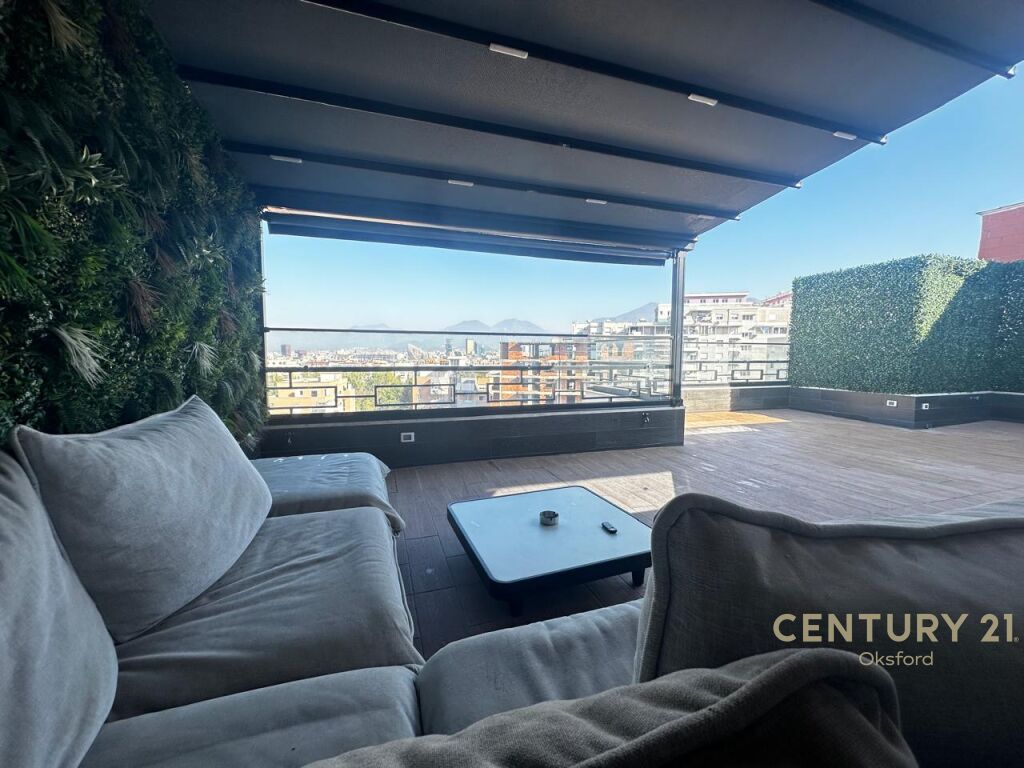 SHITET EKSKLUZIVE PENTHOUSE LUKSOZ 3+1+VERANDE TE KOPSHTI BOTANIK